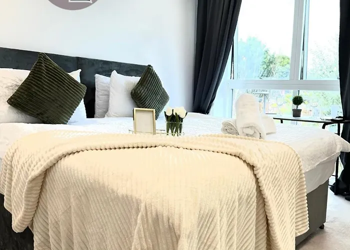 Kayz Lodge- Luxury Ensuite-Private & Shared Accommodation In A New House At The Olympic Village Overlooking Stratford Westfield And Tube Station London